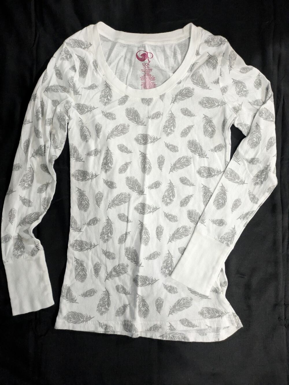 OP white long sleeve feather print scoop neck cotton top small (3-5)